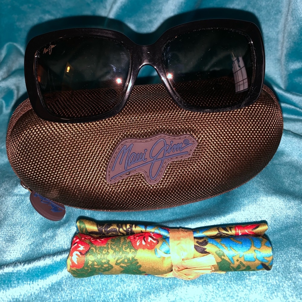 😎 SOLD 😎Woman’s Maui Jim Sunglasses! Like New!